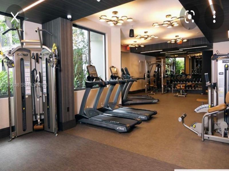 Comprar apartamento en Merrick Manor 701