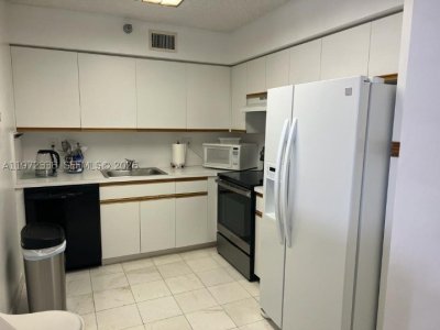 Mystic Pointe 600 Apt #410