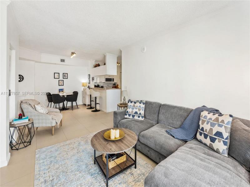 Comprar apartamento en Porto Bellagio 1810