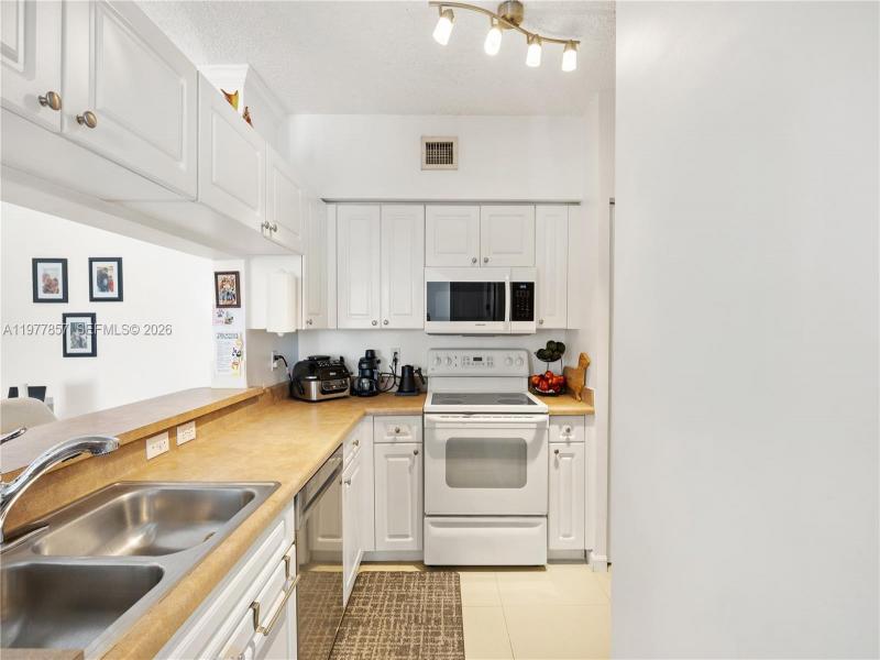 Comprar apartamento en Porto Bellagio 1810