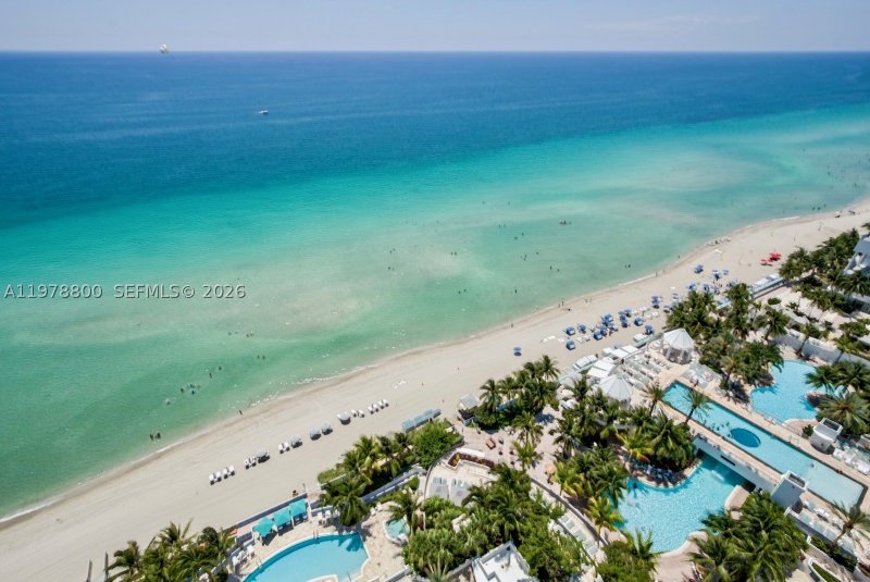 Condo for sale at Diplomat Residences 905