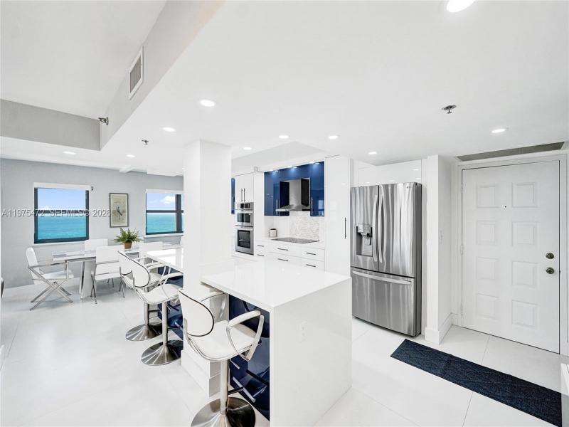 Condo for sale at The Summit 1001S
