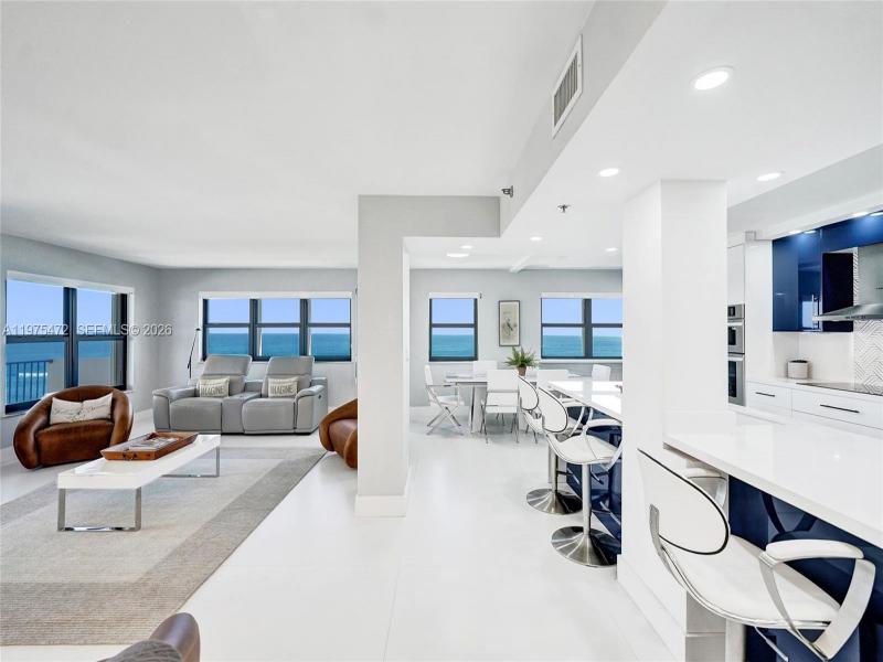 Condo for sale at The Summit 1001S
