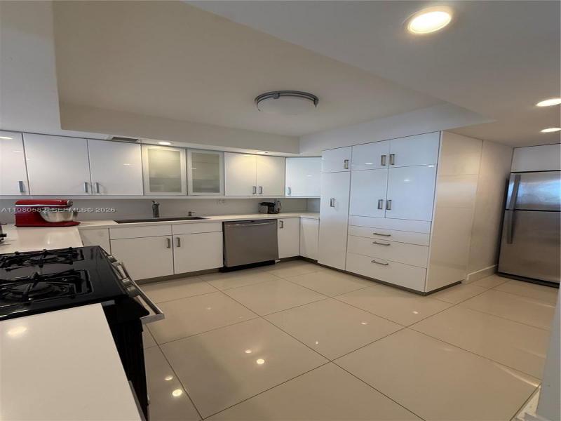 Condo for sale at Parker Tower 310