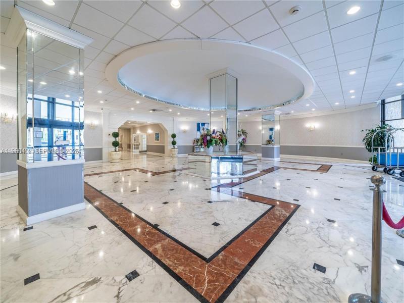 Condo for sale at Hallmark of Hollywood 508