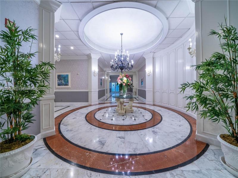 Condo for sale at Hallmark of Hollywood 508