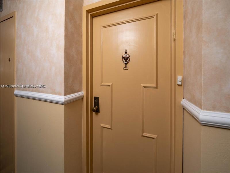 Condo for sale at Hallmark of Hollywood 508