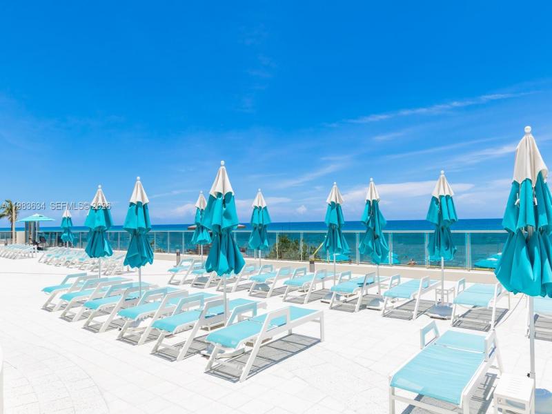 Aluguel de apartamento no The Wave Condo 411