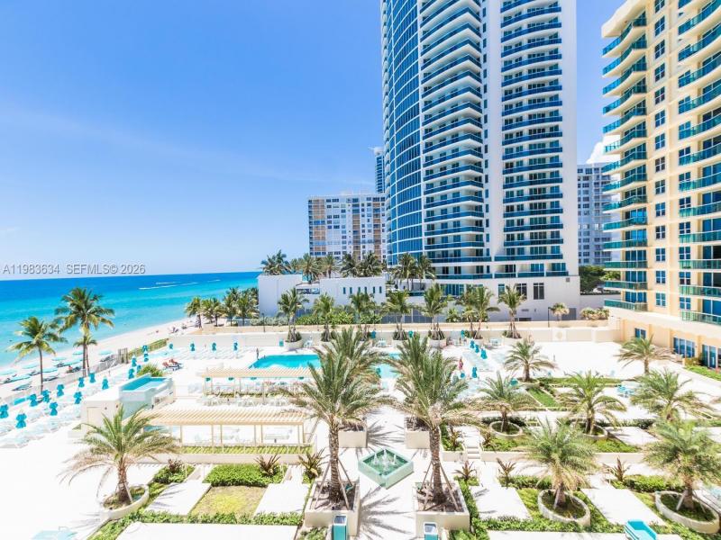 The Wave Condo Apt #411