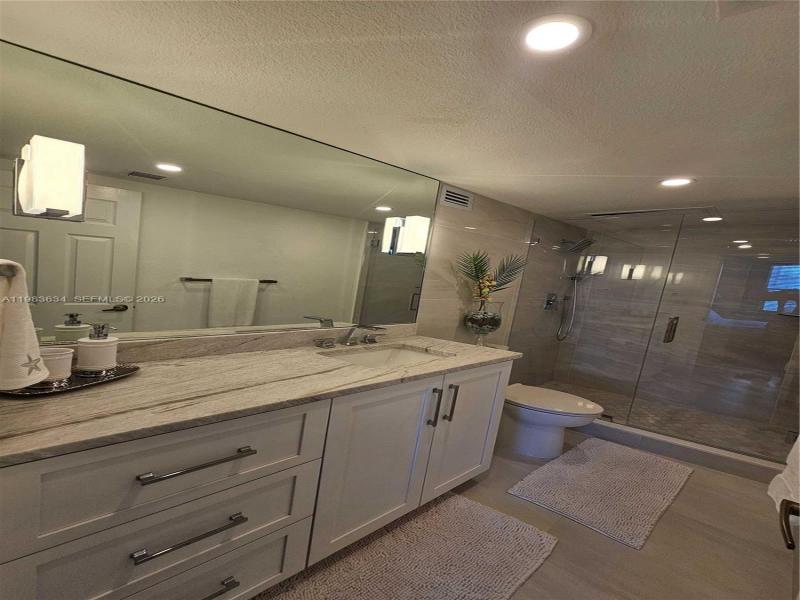 Aluguel de apartamento no The Wave Condo 411