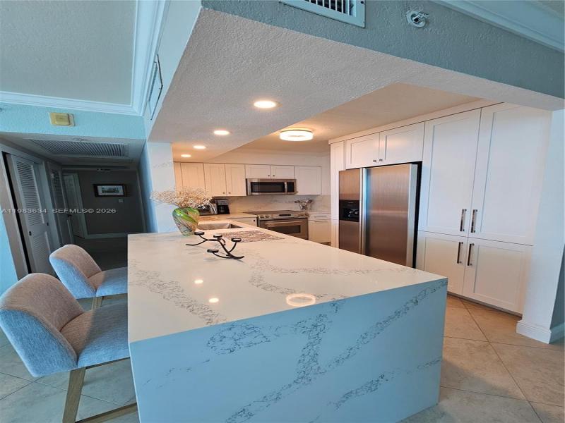 Aluguel de apartamento no The Wave Condo 411