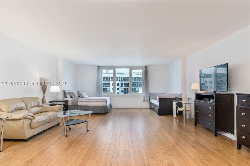 Condo for sale at Roney Palace 1512