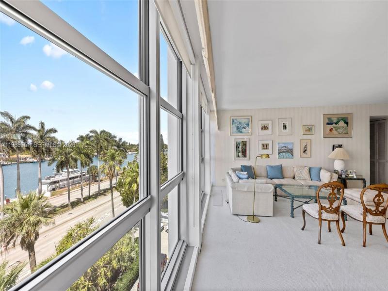 Comprar apartamento en Crystal House 5M