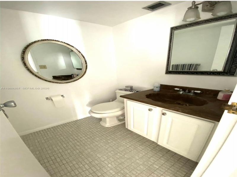 Condo for sale at Oceanview Park 222
