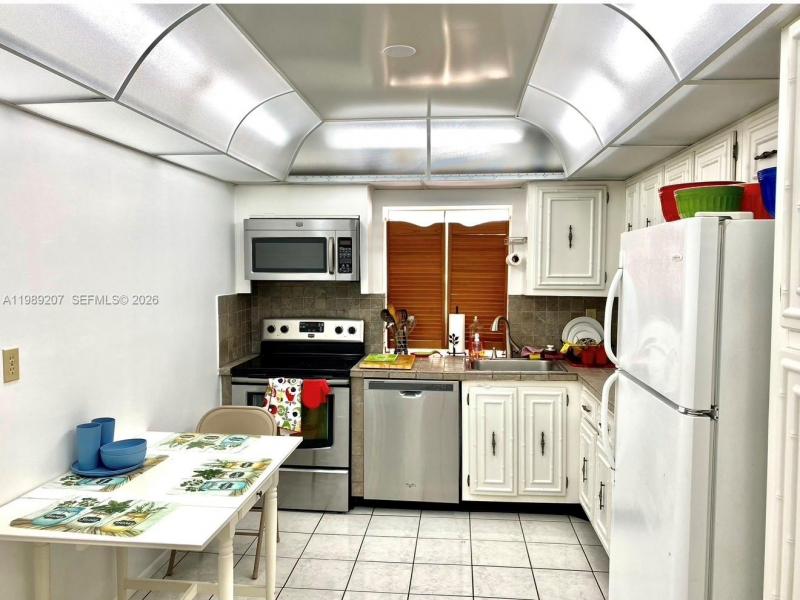 Condo for sale at Oceanview Park 222