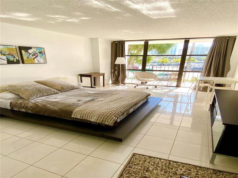 Condo for sale at Oceanview Park 222