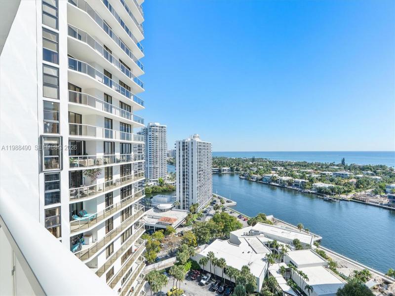 Condo for sale at Hamptons West 1712