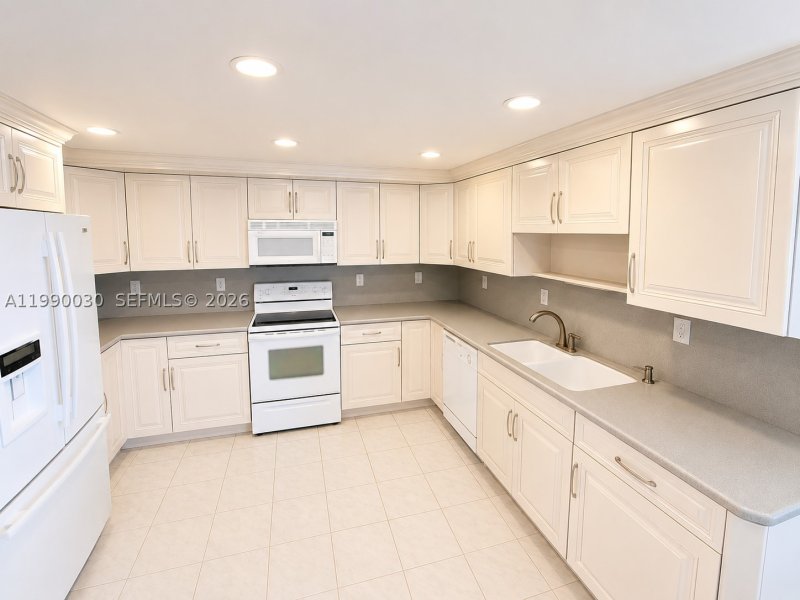 Apartment for rent at Allington Towers 6K