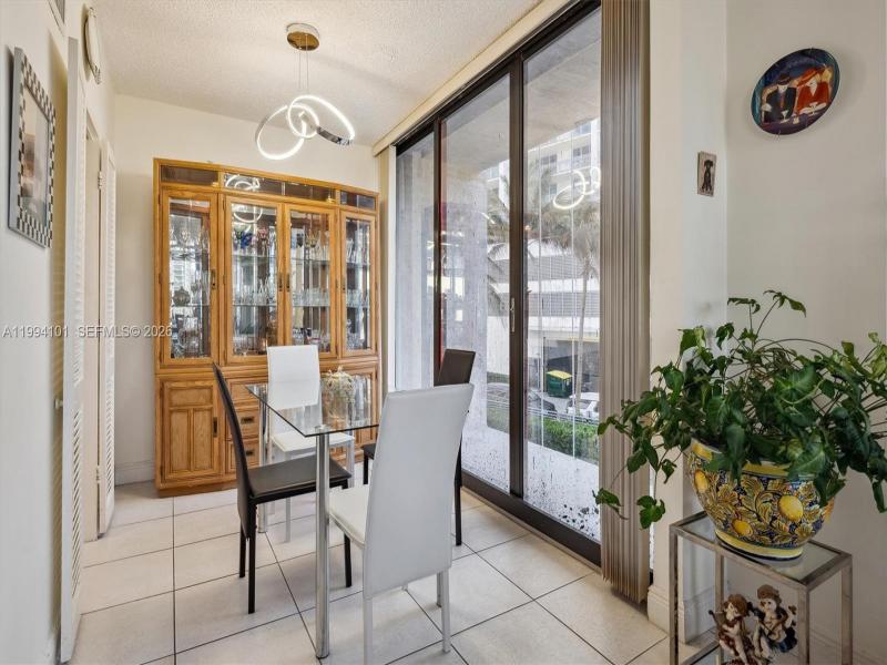 Condo for sale at Alexander Towers 201
