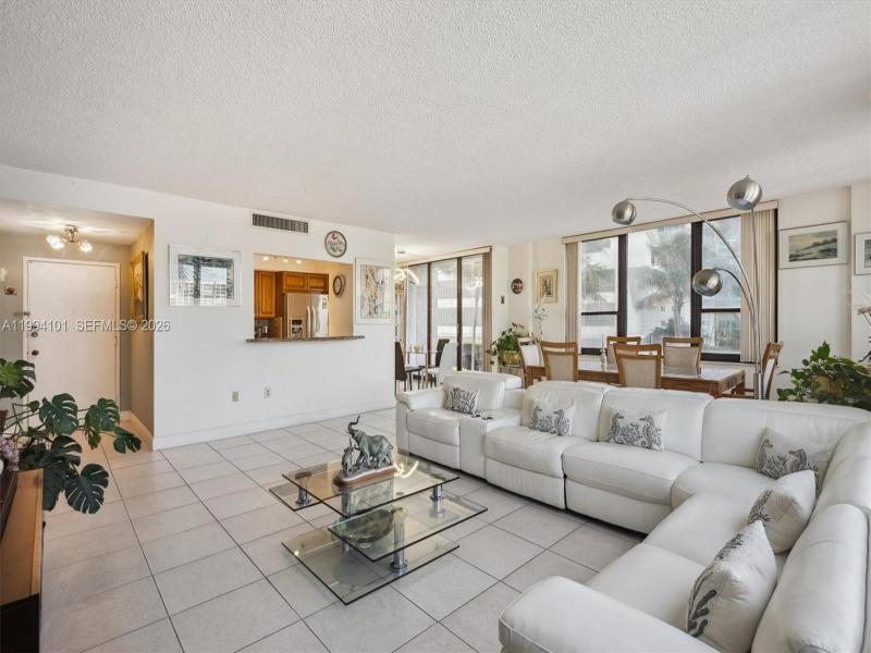 Condo for sale at Alexander Towers 201