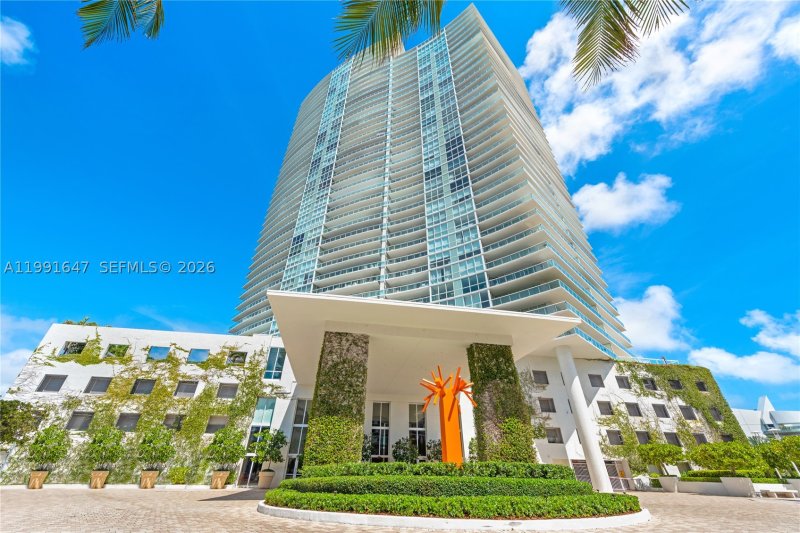 Apartment for rent at Icon South Beach 906
