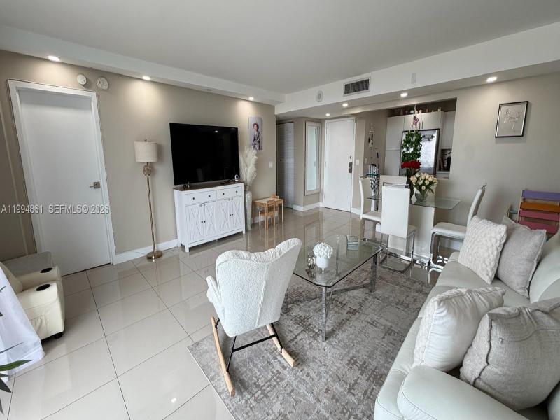 Condo for sale at Sailboat Cay 805