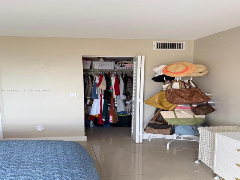 Condo for sale at Sailboat Cay 805