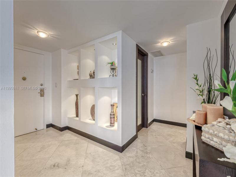Condo for sale at Hallmark of Hollywood 1606