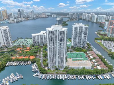 Mystic Pointe 400 Apt #3001