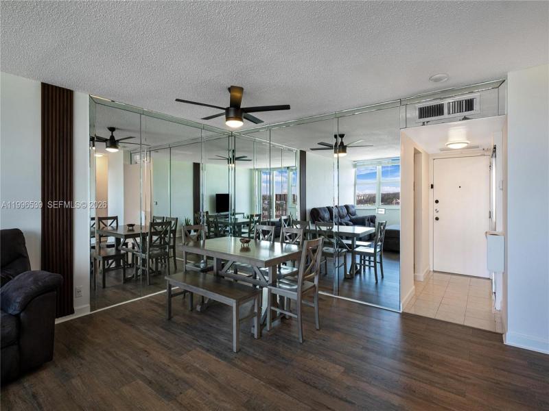 Comprar apartamento en Bayview Towers A1607