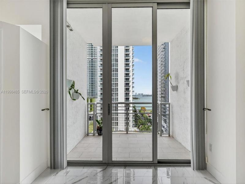 Comprar apartamento en Edgewater Lofts 1003