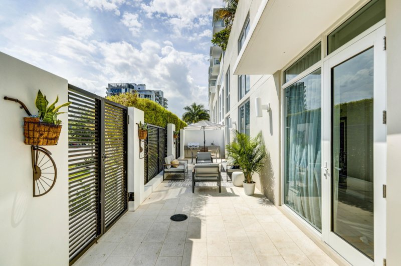 Condo for sale at Tiffany House Th3