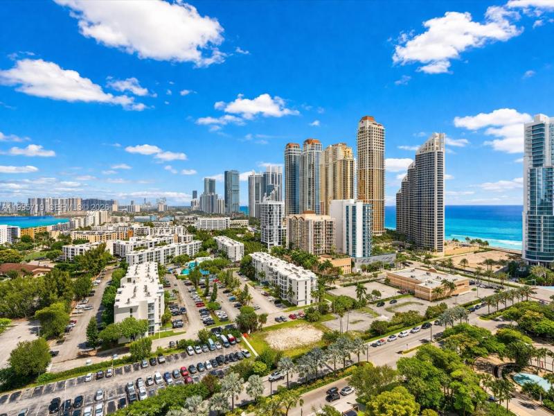 Condo for sale at Winston Towers 2404