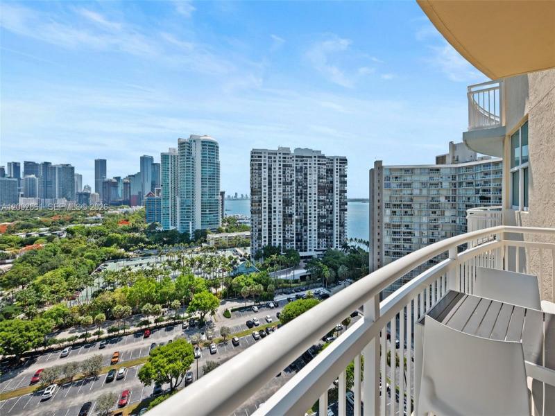 Comprar apartamento en Metropolitan at Brickell 1805