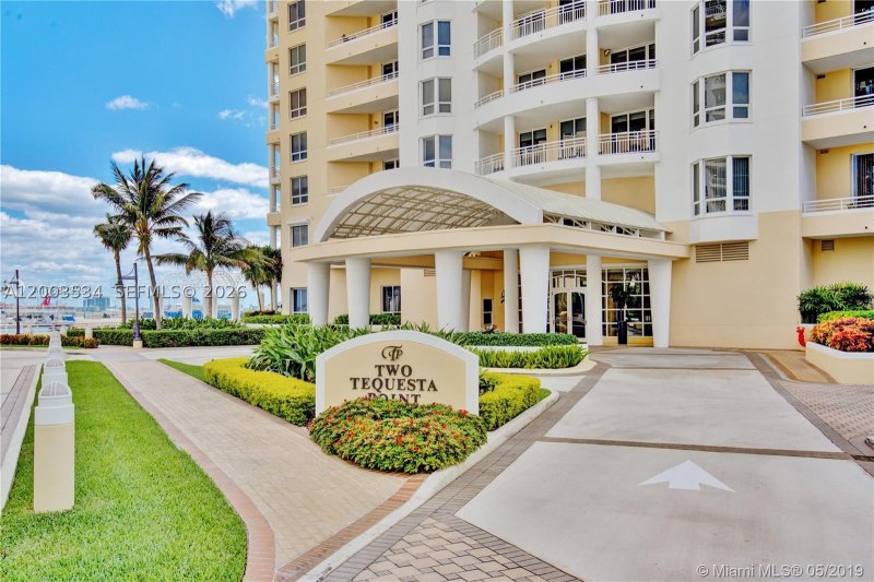 Condo for sale at Two Tequesta Point 1205