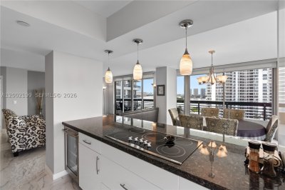 Mystic Pointe 400 Apt #1403
