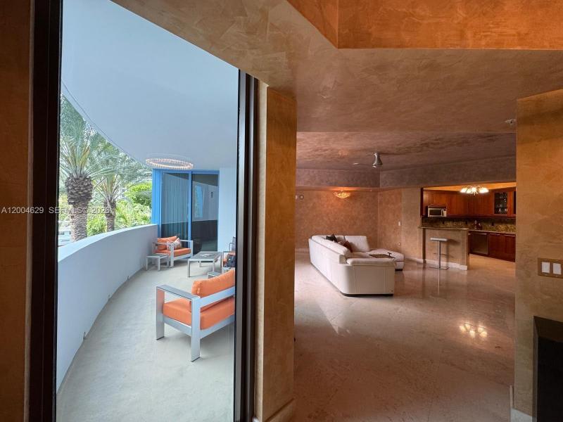 Condo for sale at Las Olas River House 304