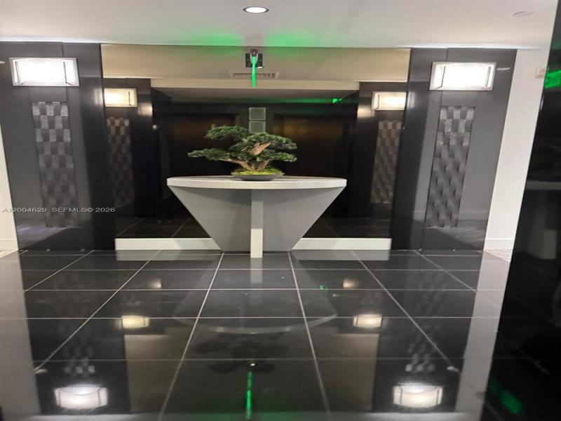 Condo for sale at Las Olas River House 304