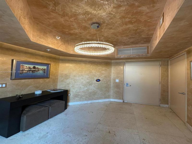 Condo for sale at Las Olas River House 304