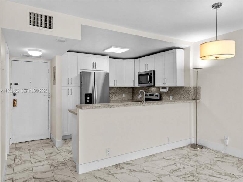 Condo for sale at Hallmark of Hollywood 522