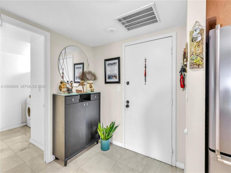 Condo for sale at Olympus Towers 618