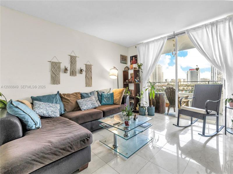 Condo for sale at Olympus Towers 618
