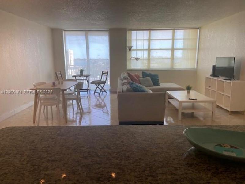 Comprar apartamento en Bayview Towers B705