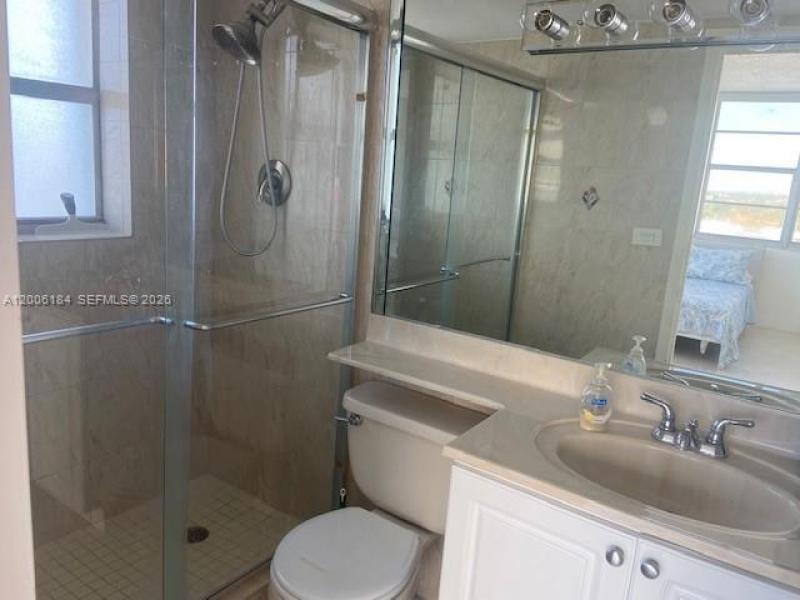 Comprar apartamento en Bayview Towers B705