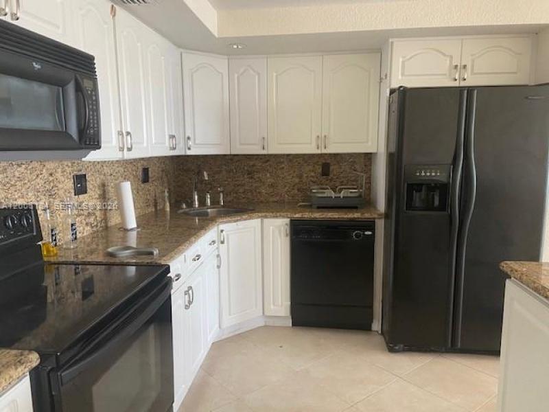Comprar apartamento en Bayview Towers B705