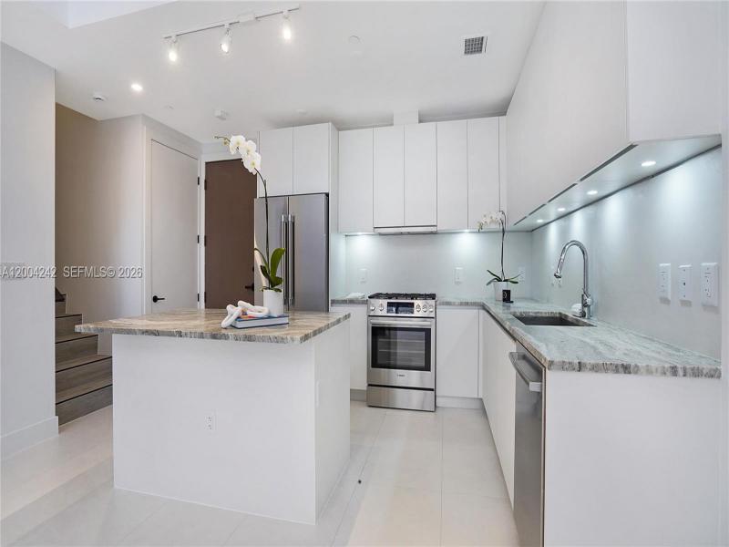 Property photo # 8