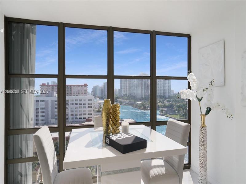 Condo for sale at Avant Garde 1206