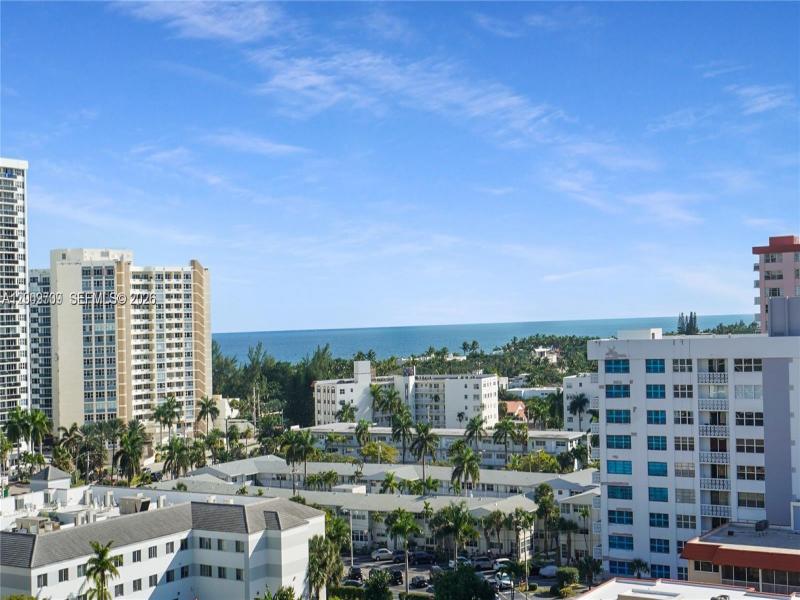 Condo for sale at Avant Garde 1206