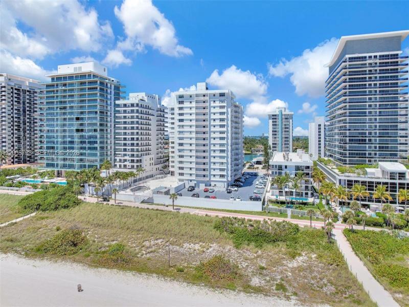 Comprar apartamento en Corinthian Condo 2E