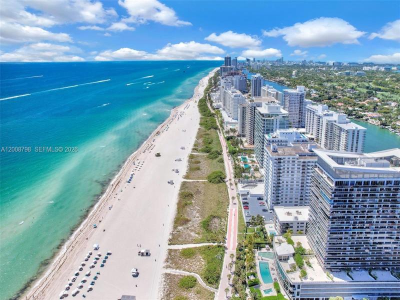 Comprar apartamento en Corinthian Condo 2E